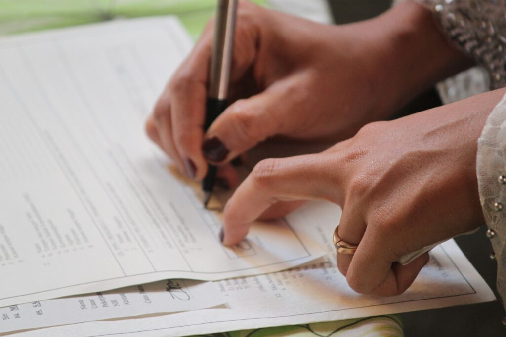 Signing a will papers